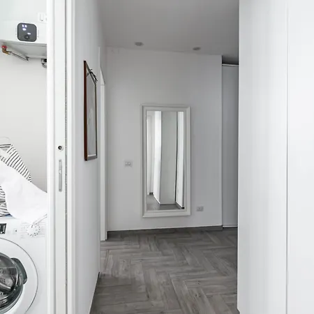 Casa Alessia - Confortevole Bilocale Piazza Del Carmine - By Host4u Apartman